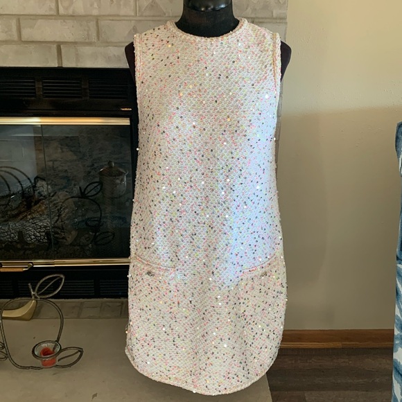 CHANEL. Dress.    Worn One Time.  Size 42.  Vestiaire collective - Picture 1 of 16
